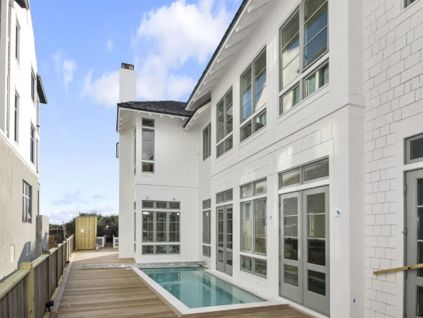 Modern Oceanfront 4 Bedroom Vacation Home Sleeps 12 Guests