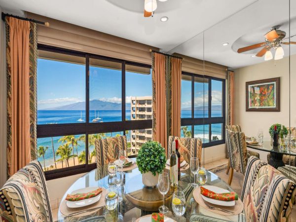 Escape to Paradise in Maui: Charming Oceanfront Condo with Unmatched Views
