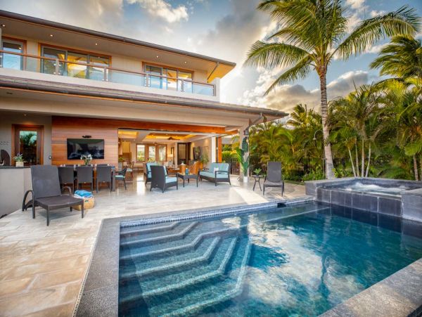 Luxury 4 Bedroom Vacation Home with Amazing Amenities