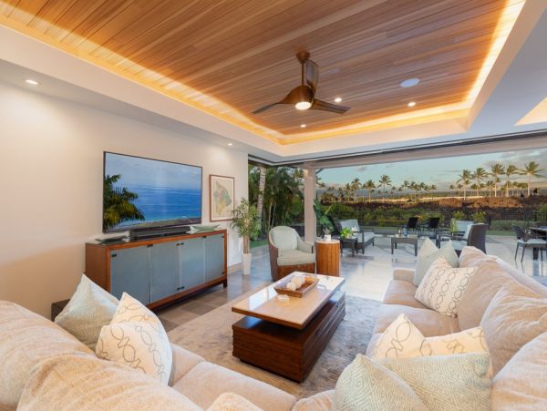 Luxury 4 Bedroom Vacation Home with Amazing Amenities