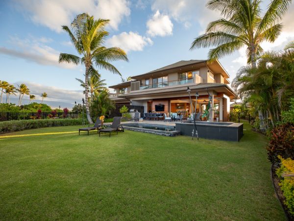 Luxury 4 Bedroom Vacation Home with Amazing Amenities