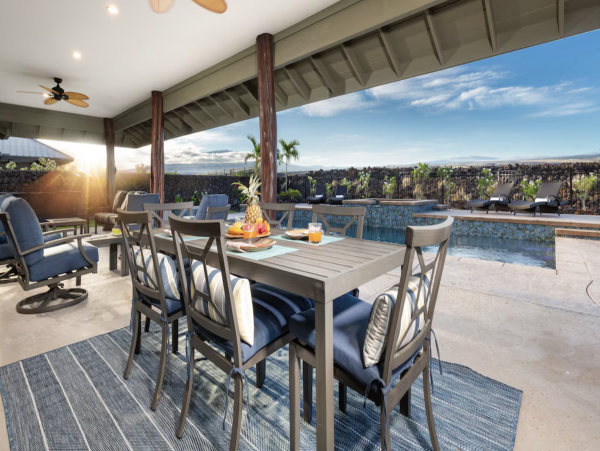 Luxury Four Bedroom Residence So Many Extras Call Today