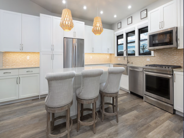 Luxury Four Bedroom Residence So Many Extras Call Today