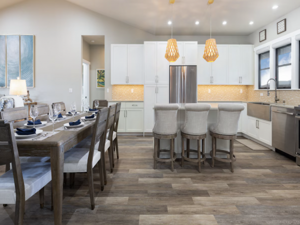 Luxury Four Bedroom Residence So Many Extras Call Today