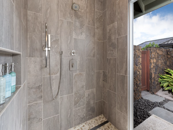 Luxury Four Bedroom Residence So Many Extras Call Today
