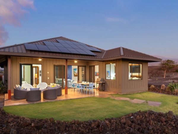 Golf Course & Mountain View Five Bedroom Home in Waikoloa Village