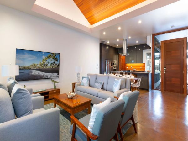 Golf Course & Mountain View Five Bedroom Home in Waikoloa Village