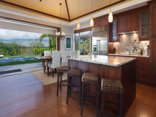 Big Island Main House Plus A Detached Guest Cottage