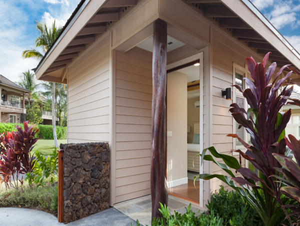 Big Island Main House Plus A Detached Guest Cottage