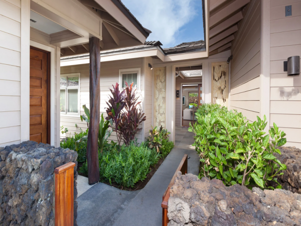 Big Island Main House Plus A Detached Guest Cottage