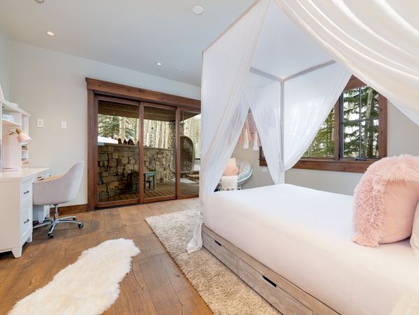 Luxury Ski in/Ski out Vail  Pool and Hot Tub Private Ski Chalet - Private Funicular Walk to Village