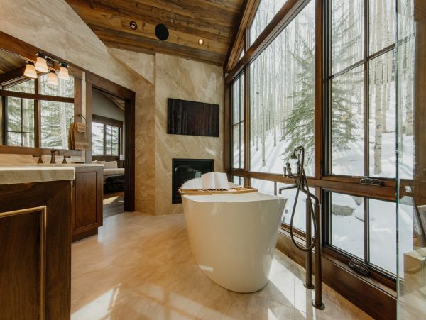 Luxury Ski in/Ski out Vail  Pool and Hot Tub Private Ski Chalet - Private Funicular Walk to Village