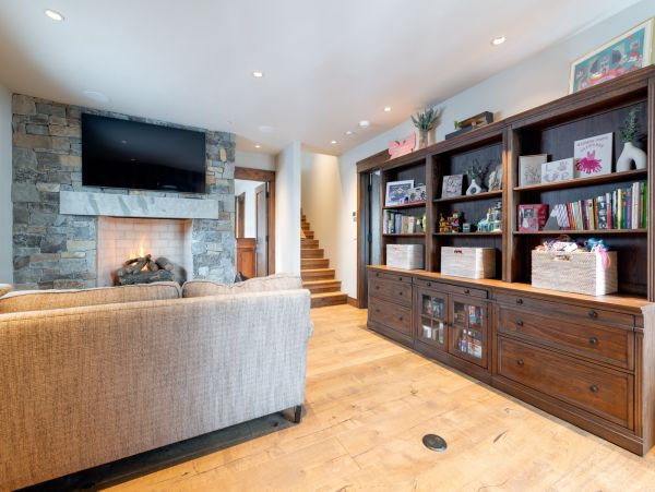 Luxury Ski in/Ski out Vail  Pool and Hot Tub Private Ski Chalet - Private Funicular Walk to Village