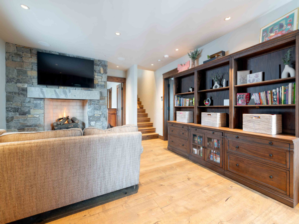 Luxury Ski in/Ski out Vail  Pool and Hot Tub Private Ski Chalet - Private Funicular Walk to Village