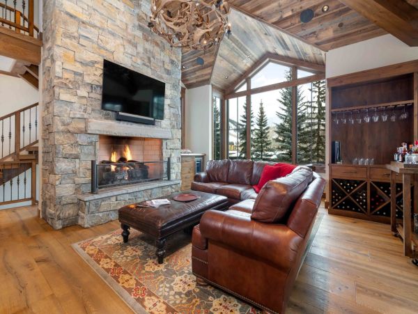Luxury Ski in/Ski out Vail  Pool and Hot Tub Private Ski Chalet - Private Funicular Walk to Village