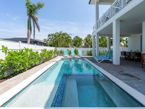 Discover Luxury Four Bedroom Villa For 10 Guest - Your Dream Vacation Home in Fort Myers Beach