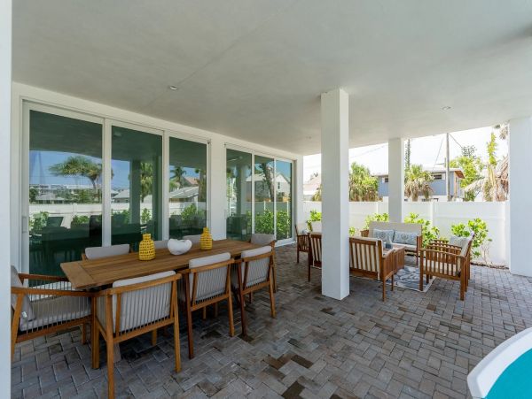 Discover Luxury Four Bedroom Villa For 10 Guest - Your Dream Vacation Home in Fort Myers Beach