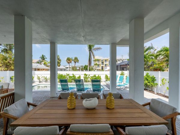 Discover Luxury Four Bedroom Villa For 10 Guest - Your Dream Vacation Home in Fort Myers Beach