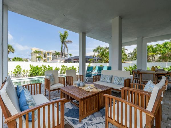 Discover Luxury Four Bedroom Villa For 10 Guest - Your Dream Vacation Home in Fort Myers Beach