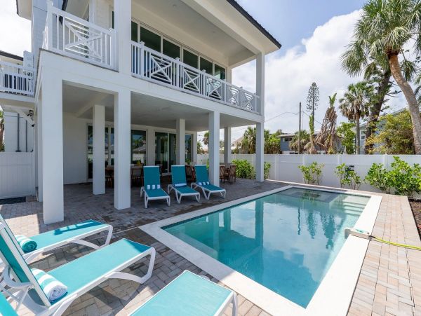 Discover Luxury Four Bedroom Villa For 10 Guest - Your Dream Vacation Home in Fort Myers Beach