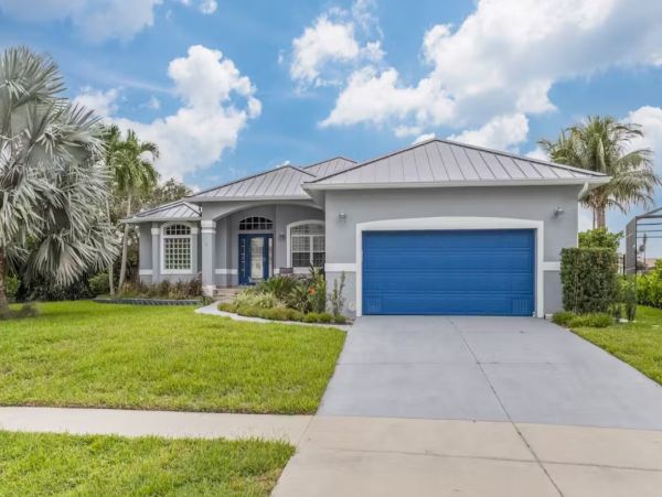Marco Island Waterfront 4 Bedroom Vacation Rental Sleeps 8