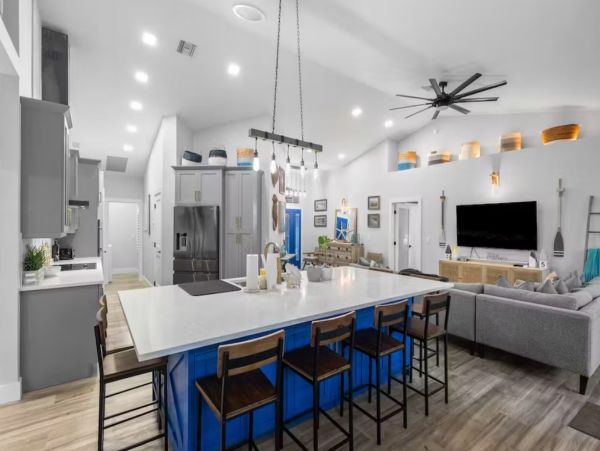 Marco Island Waterfront 4 Bedroom Vacation Rental Sleeps 8