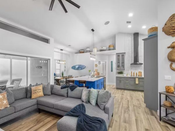 Marco Island Waterfront 4 Bedroom Vacation Rental Sleeps 8