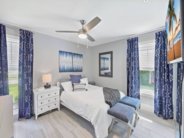Marco Island 3 Bedroom Vacation Home With Pool Sleeps Six