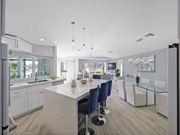 Marco Island 3 Bedroom Vacation Home With Pool Sleeps Six