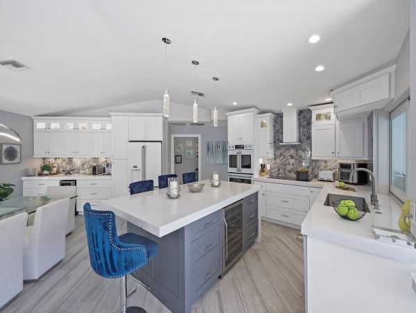 Marco Island 3 Bedroom Vacation Home With Pool Sleeps Six