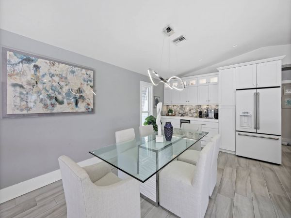 Marco Island 3 Bedroom Vacation Home With Pool Sleeps Six