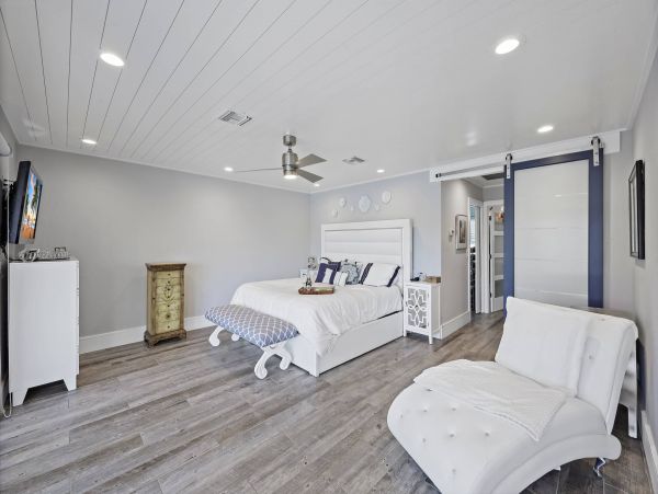 Marco Island 3 Bedroom Vacation Home With Pool Sleeps Six