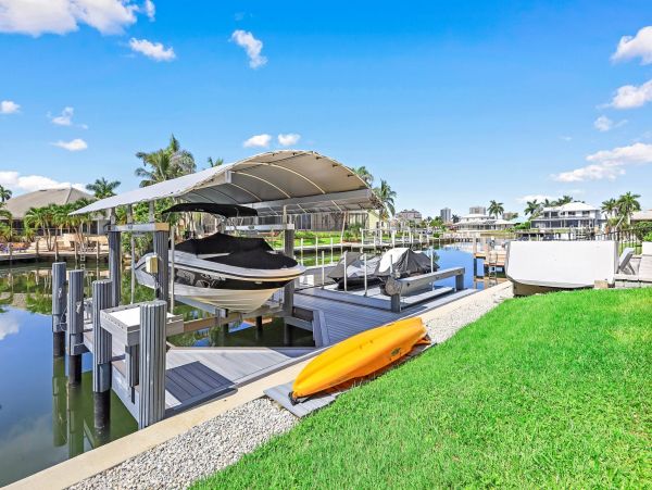 Marco Island 3 Bedroom Vacation Home With Pool Sleeps Six