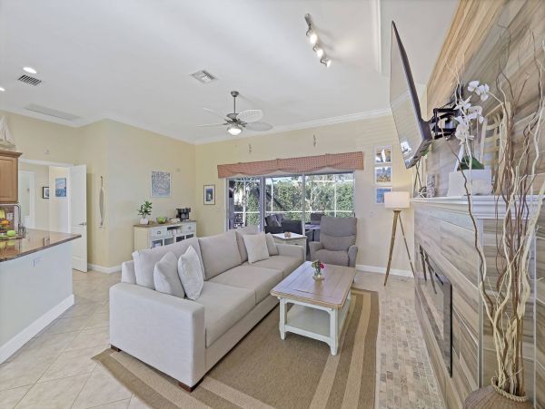 Tropical 3 Bedroom Vacation Getaway in Marco Island Sleeps 6