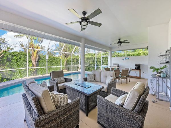 Tropical 3 Bedroom Vacation Getaway in Marco Island Sleeps 6