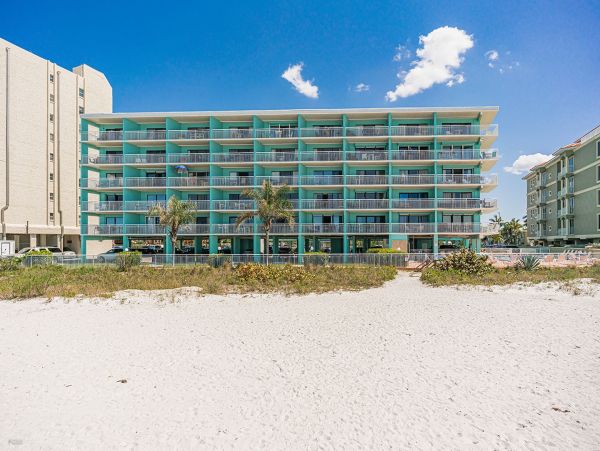 Indian Rocks Vacation Beach Condo Three Bedrooms Sleeps 8