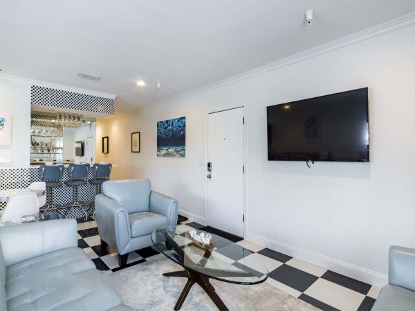 Indian Rocks Vacation Beach Condo Three Bedrooms Sleeps 8