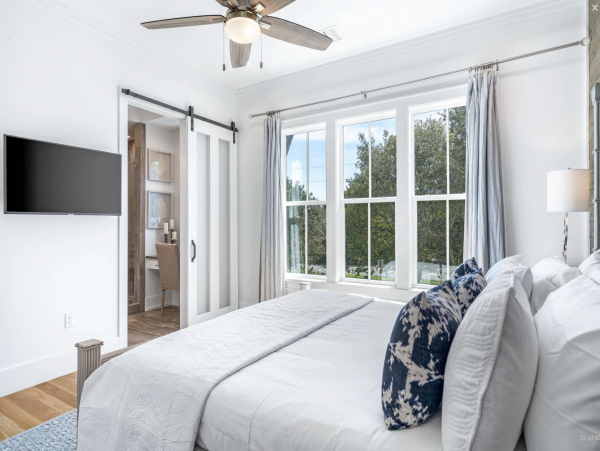 Santa Rosa Beach Lovely Rental Six Bedrooms 150 Yards to Beach