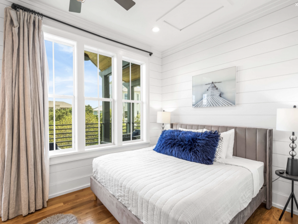Santa Rosa Beach Lovely Rental Six Bedrooms 150 Yards to Beach