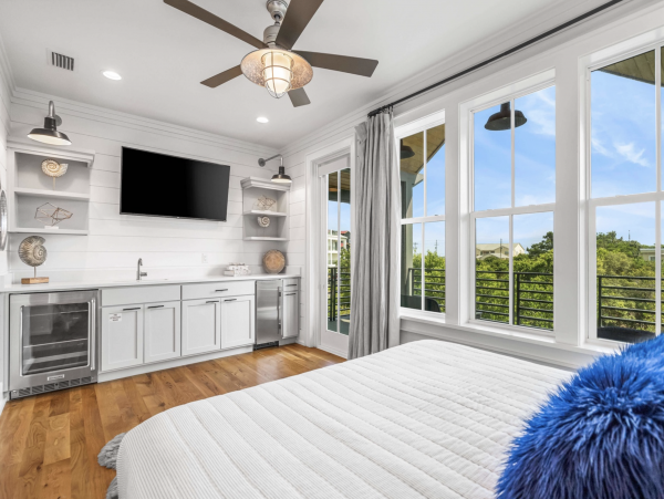 Santa Rosa Beach Lovely Rental Six Bedrooms 150 Yards to Beach