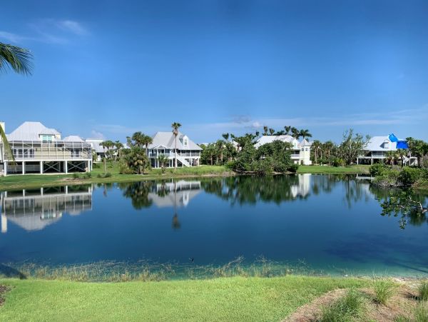 Sanibel Lake View Vacation Home with 2 Bedrooms