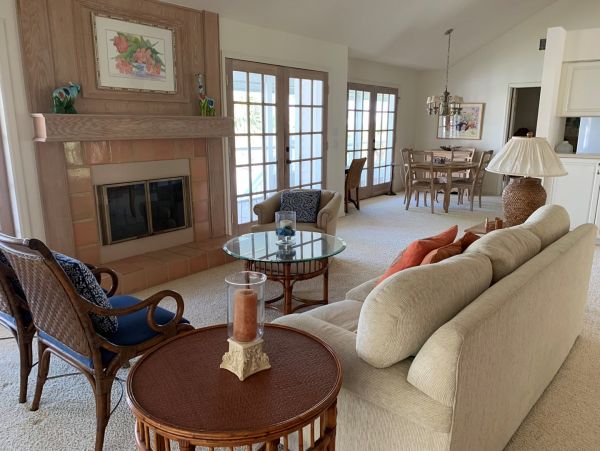 Sanibel Lake View Vacation Home with 2 Bedrooms
