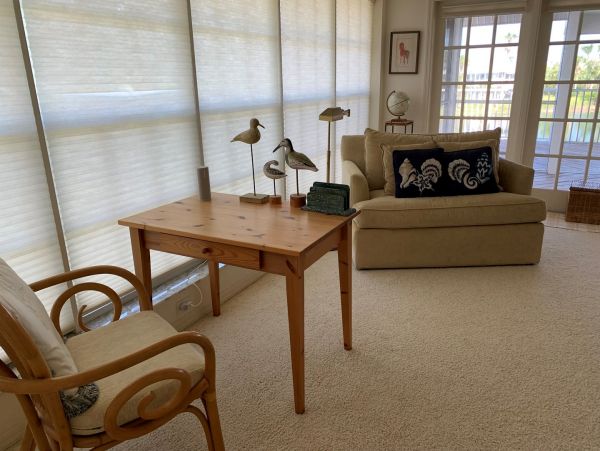 Sanibel Lake View Vacation Home with 2 Bedrooms