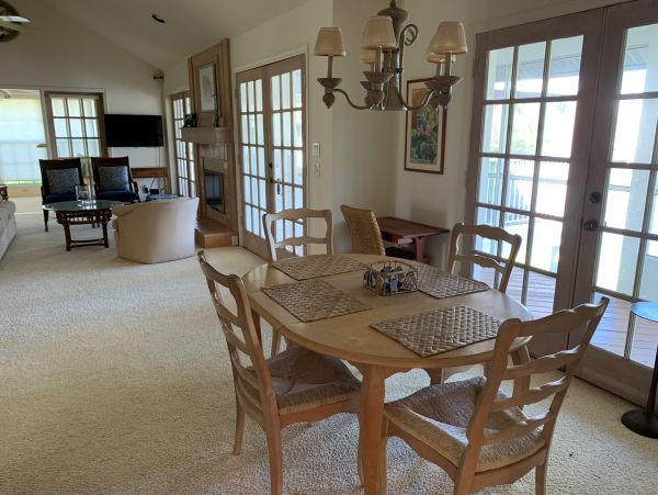 Sanibel Lake View Vacation Home with 2 Bedrooms