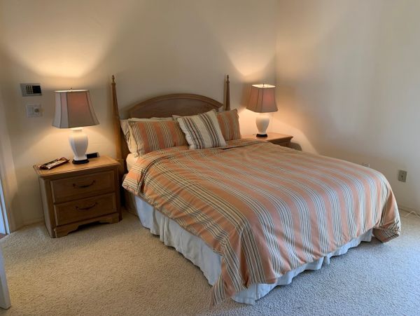Sanibel Lake View Vacation Home with 2 Bedrooms