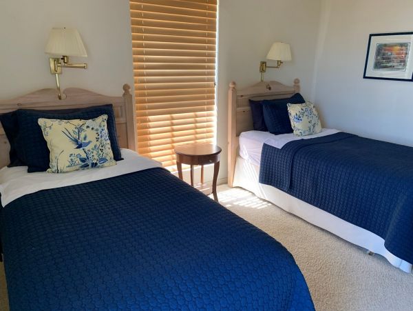 Sanibel Lake View Vacation Home with 2 Bedrooms