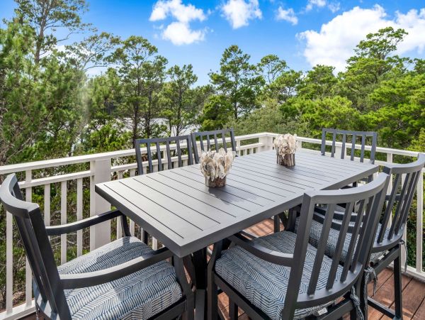 Coastal Getaway Awaits Seaside Vacation Rental
