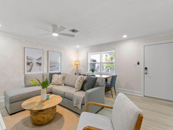 Lovely Vacation 3 Bedroom Condo in Indian Shores