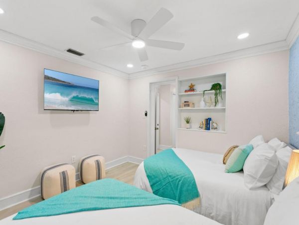 Lovely Vacation 3 Bedroom Condo in Indian Shores