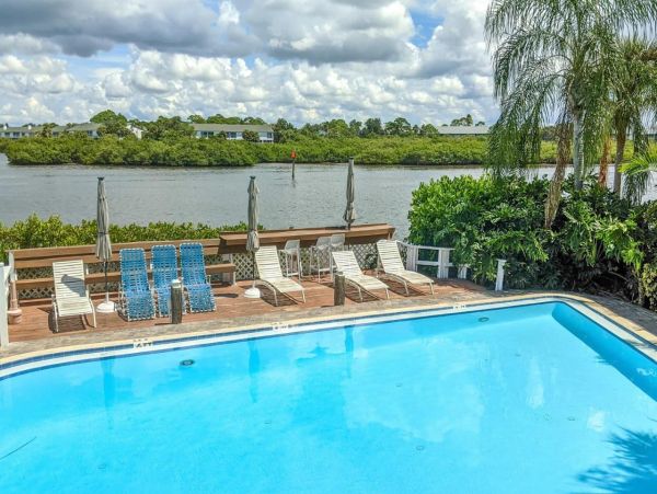 Lovely Vacation 3 Bedroom Condo in Indian Shores